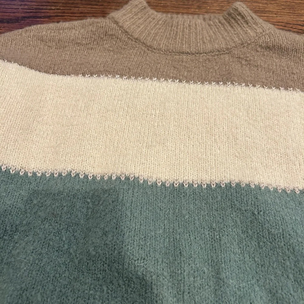 Elan Colorblock Sweater - Picture 3 of 8